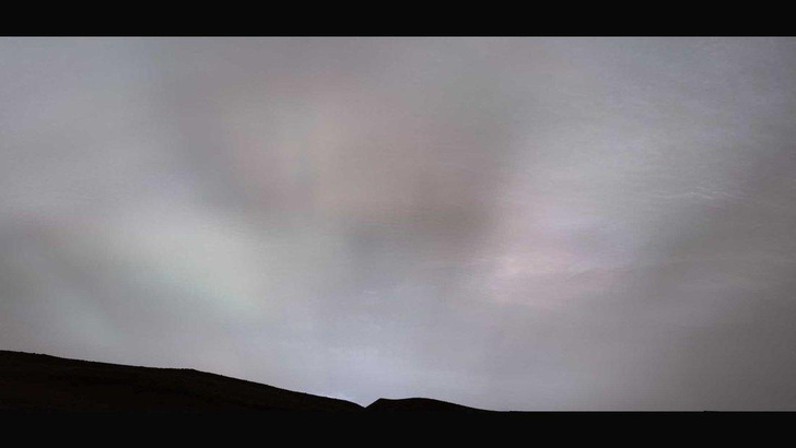 Вот как выглядят сумерки на Марсе: Curiosity снял пронизанные лучами Солнца марсианские облака