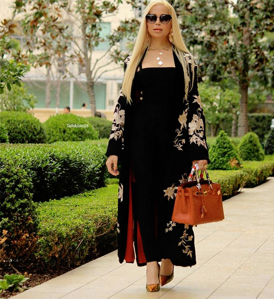 Total black: как носить черный