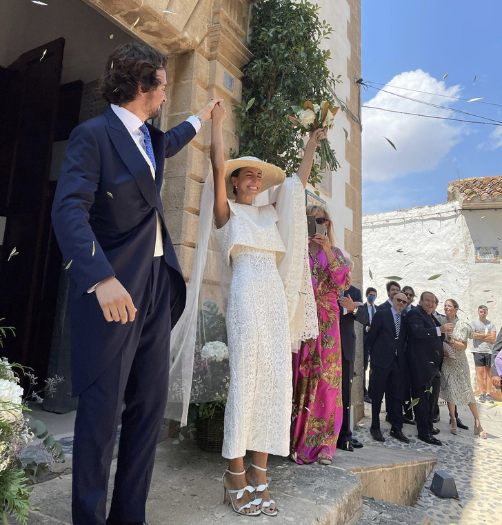 Свадебный #newlook: кружевная шляпа с вуалью самой стильной испанской невесты
