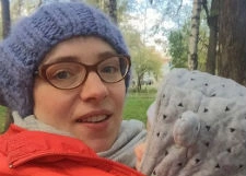 Тутта Ларсен выступила за публичное кормление грудью