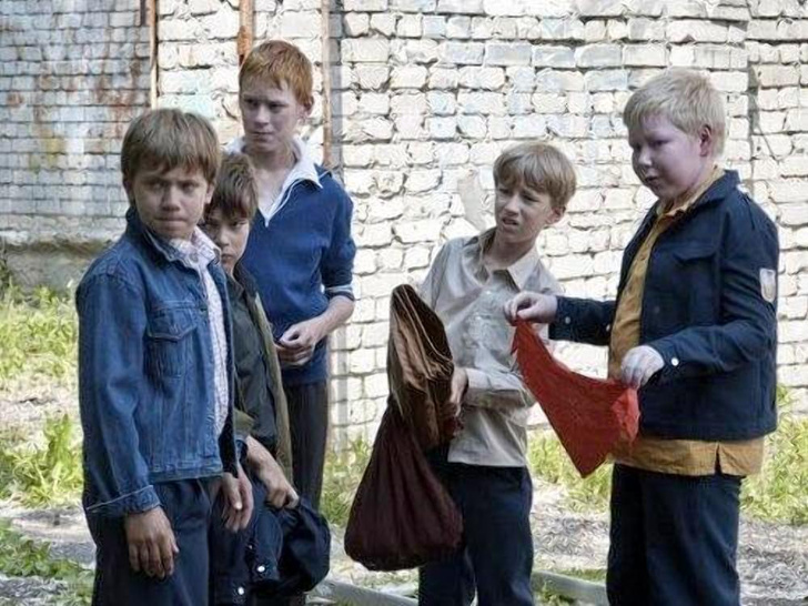 Своим мы такого не позволим: 5 вещей, которые делали все дети в СССР — а вы из их числа?