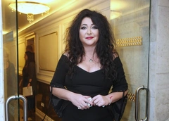 Лолита: «Муж меня послал»