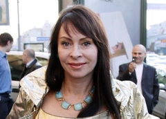 Марина Хлебникова вернулась на сцену после смерти супруга