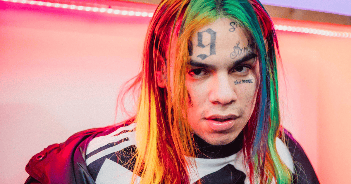 Зачем скандальный рэпер 6ix9ine приехал в Москву? | MAXIM