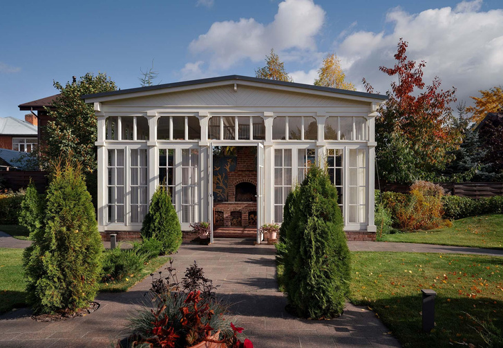 Маленькая усадьба: летний дом и сад в Подмосковье