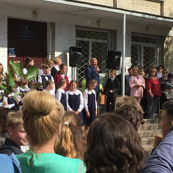 Милонов выступил с речью в День знаний