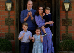 Некоролевский подход: что принц Уильям и герцогиня Кейт дарят своим детям на Рождество