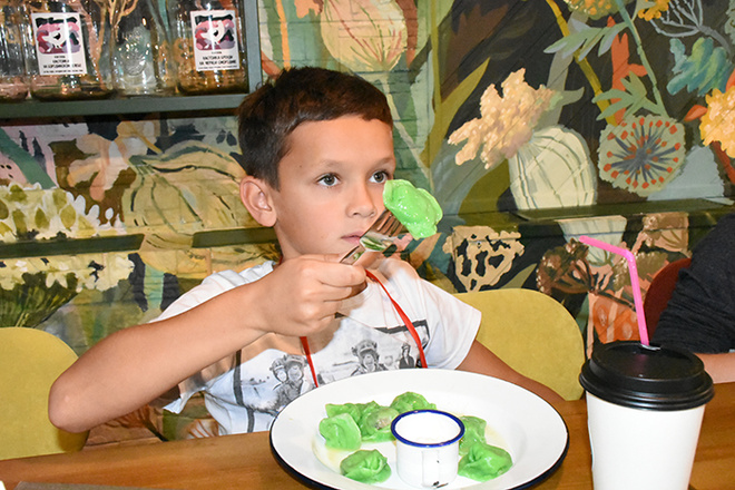 Лепим пельмени на английском