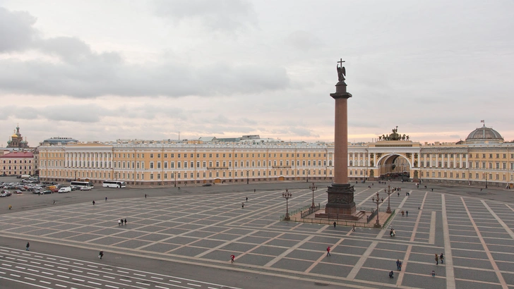 Главный Штаб Государственного Эрмитажа в Санкт-Петербурге. Дворцовая пл., 6–8, @thegeneralstaffbuilding