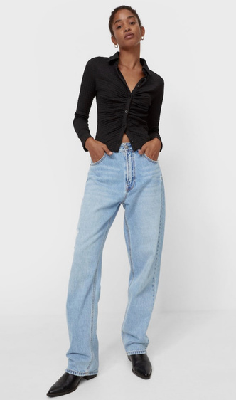 Бабушкин свитер в косичку и кожаные брюки: 6 базовых вещей, которые вы успеете купить на распродаже