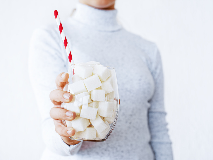 Вредите себе: 3 причины, почему у вас развивается сахарная зависимость (но вы не замечаете)