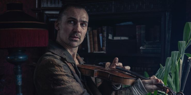Фото №1 - Кто играет в сериале «Нерегулярные части»: актеры и их другие роли