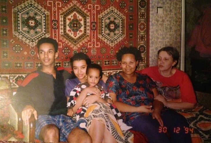 Стелла Казияке с семьей