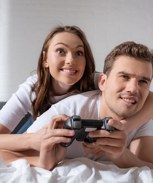 5 компьютерных игр, в которые можно сыграть с девушкой, чтобы романтический вечер плавно превратился в ночь