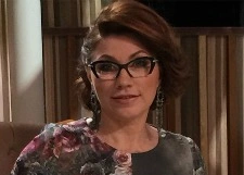 Роза Сябитова ходит на работу на костылях