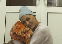 «Терплю боль каждый день ради детей»: заболевшая раком жительница Омска стала звездой соцсетей