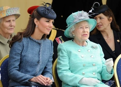 Главный урок, который королева Елизавета преподала Кейт Миддлтон (но его не поняли Меган и Гарри)