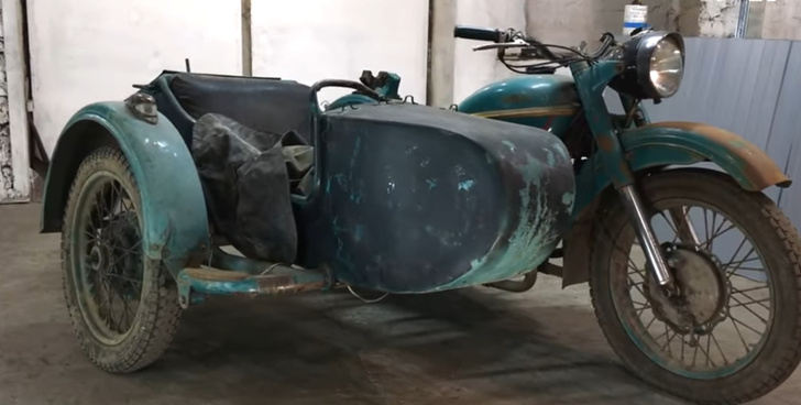 Восстановление советского мотоцикла «Урал» 1969 года, который много лет ржавел без движения (залипательное видео)