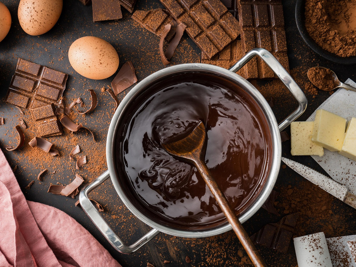 Рецепт недели: шоколадный торт для тех, кто не любит сладкое (и он вас покорит)