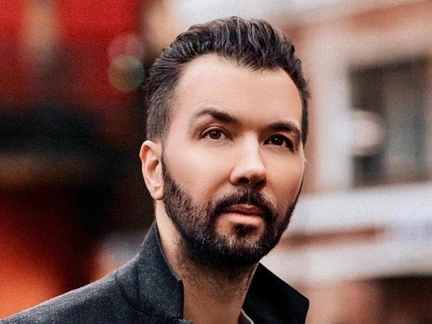 Денис Клявер: «Мы с Евой говорим о будущем дочери»
