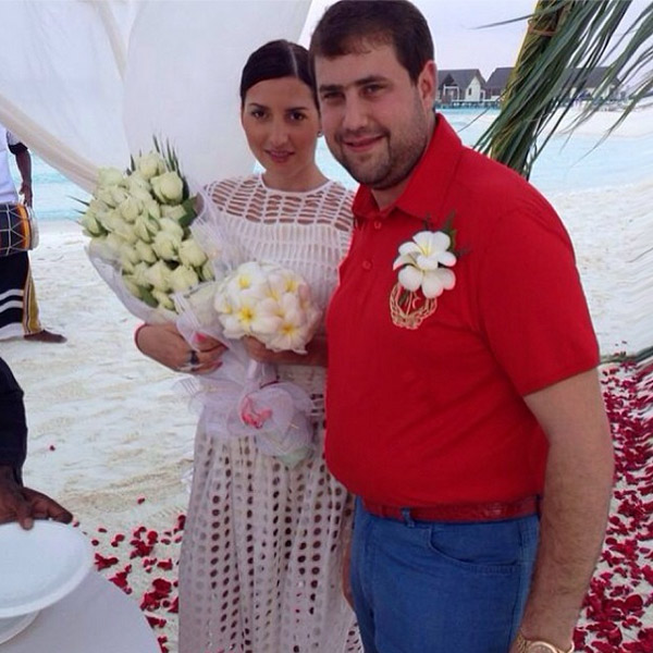 Жасмин и Илан Шор во время свадебной церемонии на Мальдивах