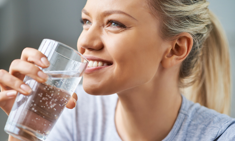 Можно ли пить дистиллированную воду: какая вода полезней для питья | WDAY