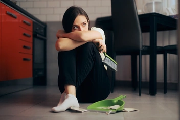 «Как уйти из семьи, если на мне лежит забота о больной свекрови?»