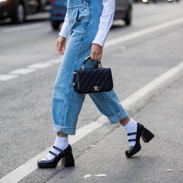 5 стильных джинсовых комбинезонов, которые будут носить все модницы весной 2022