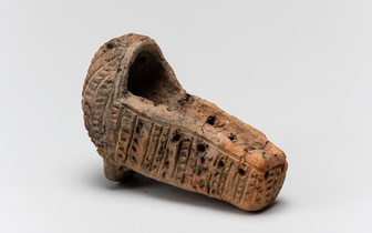 Колыбель для подростка: зачем в могилу умершего 4200 лет назад ребенка положили глиняную люльку?
