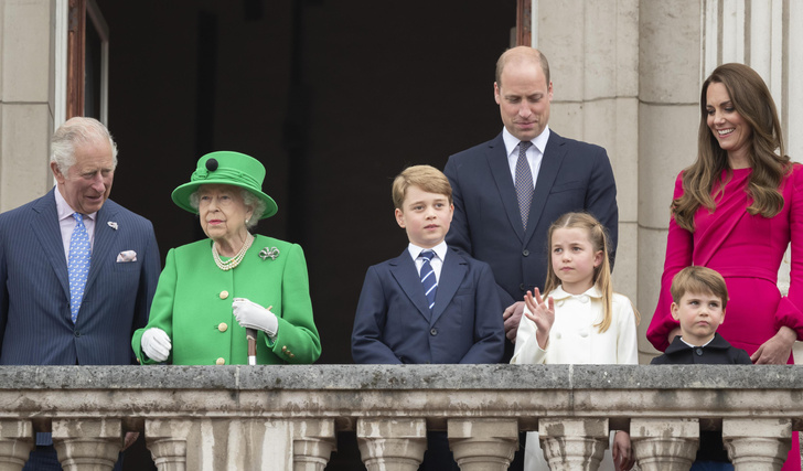 «Кейт Миддлтон не простит Карла III»: все о новом скандале в королевской семье из-за Меган Маркл