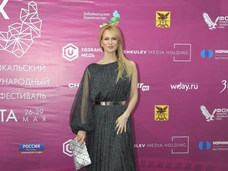 Блестящая Судзиловская, Кончаловский с женой, нежная Гришаева: открытие Забайкальского кинофестиваля