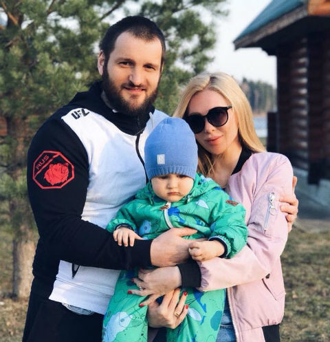 Алексей Самсонов и Юлия Щаулина с сыном