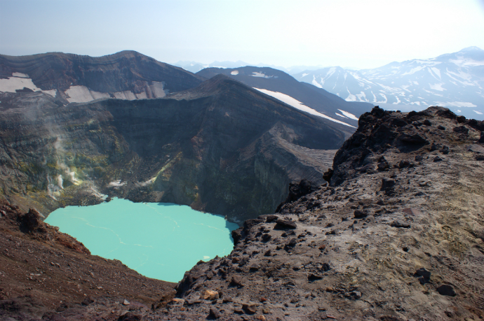 Вид с вулкана Горелый на Камчатке, Россия