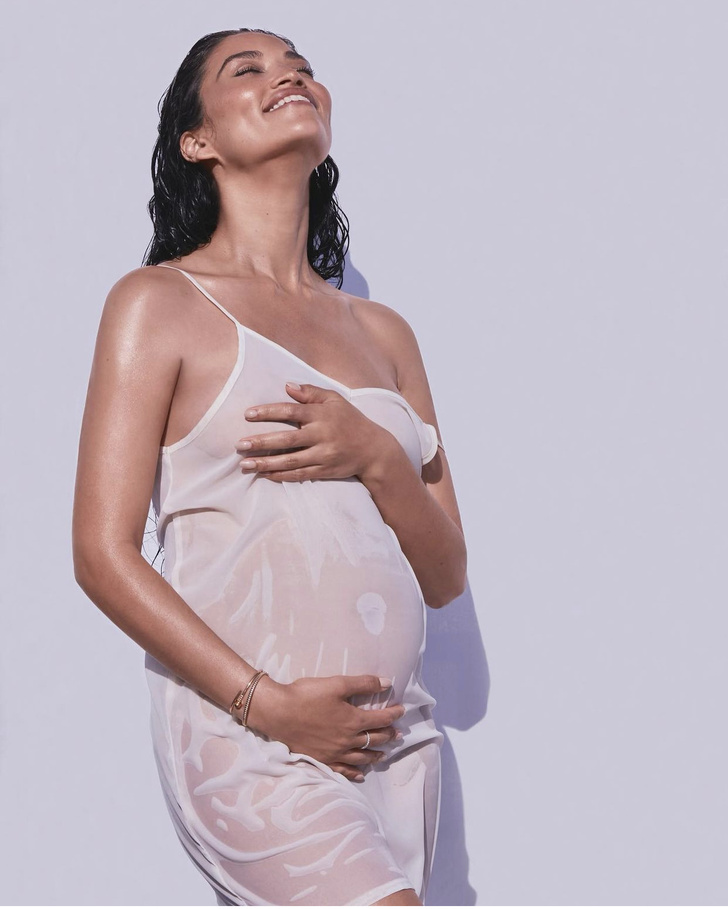 Супермодель Шанина Шейк объявила о своей беременности