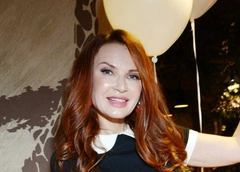 Эвелина Бледанс сделает операцию на глаза