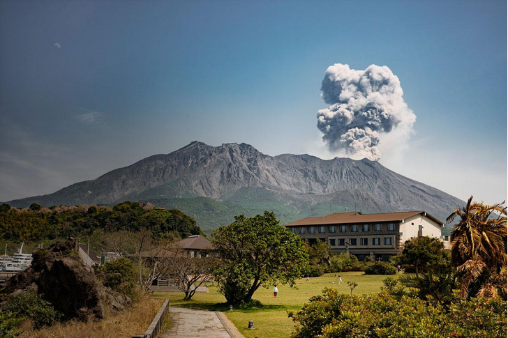Жерла планеты от Везувия до Пинатубо: посмотрите на 14 действующих вулканов со всего света