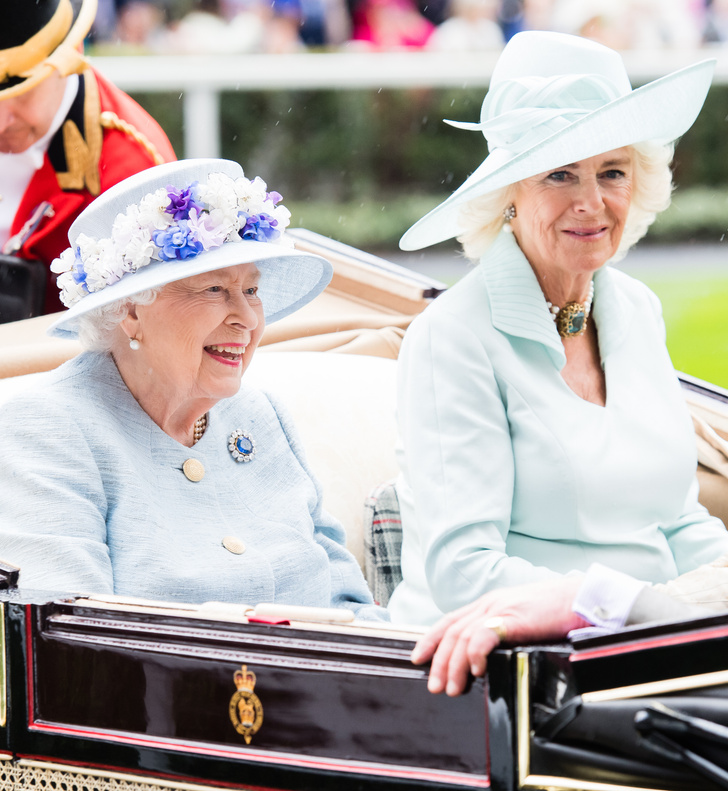 Фото №1 - Большой намек Елизаветы II, что следующей королевой Великобритании будет не Кейт Миддлтон
