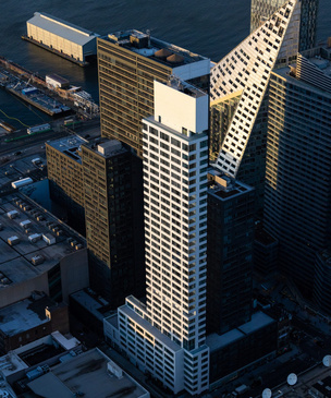 Плоский небоскреб по проекту Алваро Сизы в Нью-Йорке