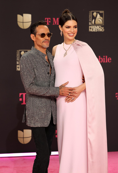 Марк Энтони и «Мисс Вселенная» впервые вышли в свет после объявления о беременности
