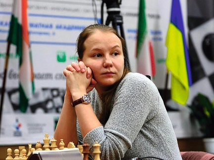 Выиграть чемпионат мира нашим шахматисткам помогли шоколадки с чаем