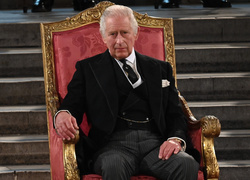 «Горячий» конюший и внук Уинстона Черчилля: кто входит в свиту короля Карла III?