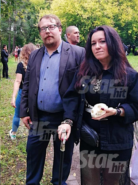 Анна Гехман и мужчина, который похож на разоблачителя Бориса Соболева. Сама женщина помогала расследовать убийство депутата Раменского района