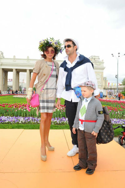 Ольга Дроздова с мужем Дмитрием Певцовым и сыном Елисеем
