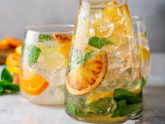 Прохладный и цитрусовый: готовим полезный лимонад дома