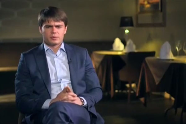 Сергей Боярский дал интервью создателям фильма о его знаменитом отце | Источник: Кадр из фильма