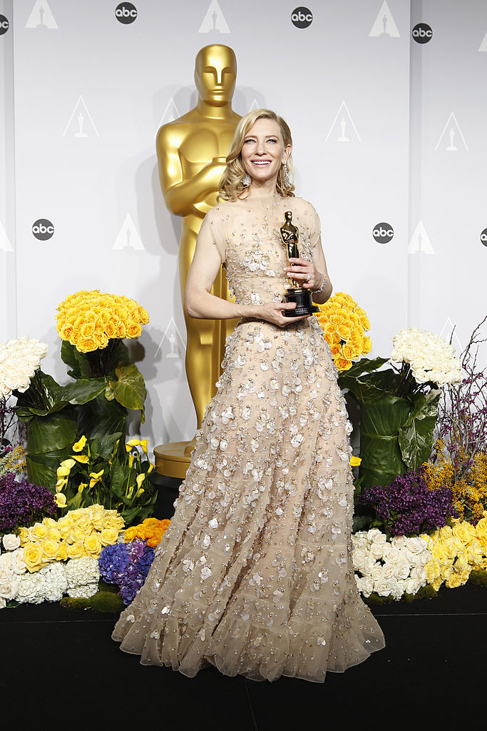 13 самых красивых прозрачных платьев в истории «Оскара»