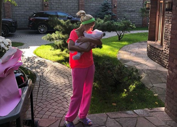 Кудрявцева с дочерью | Источник: Instagram (запрещенная в России экстремистская организация)