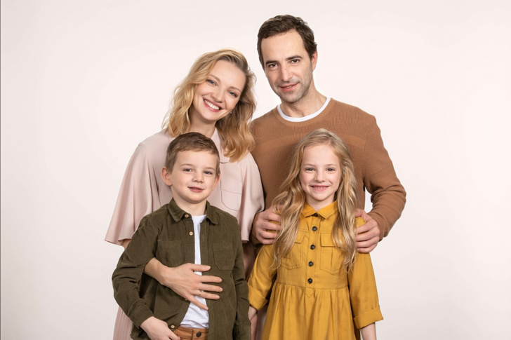 Каждому по паре: Екатерина Вилкова, Илья Любимов и их дети в рекламной кампании Ralf Ringer