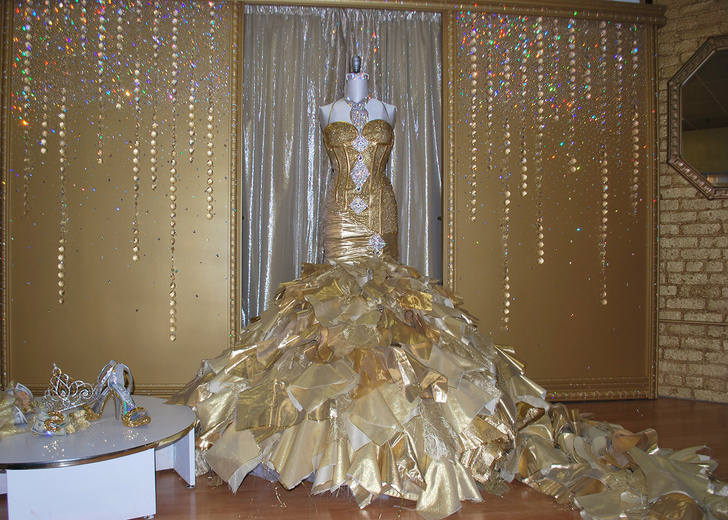 Свадебное платье из золота