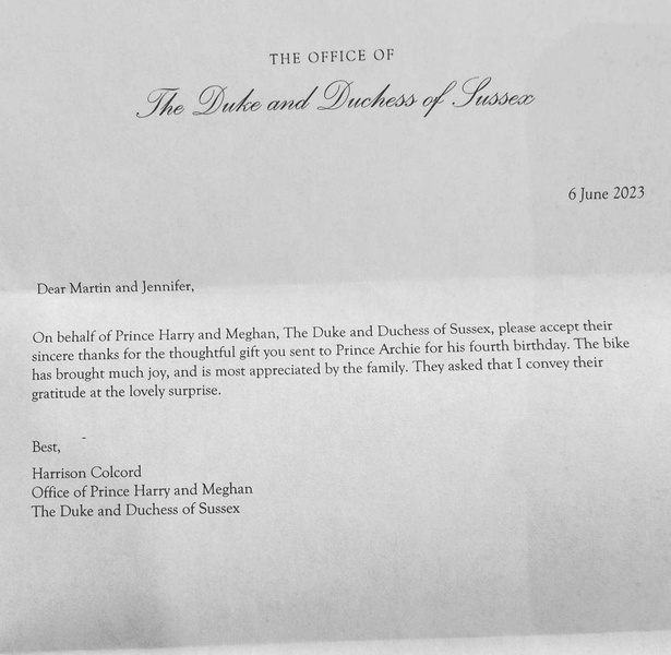 Владелец веломагазина получил благодарственное письмо от принца Гарри и Меган Маркл